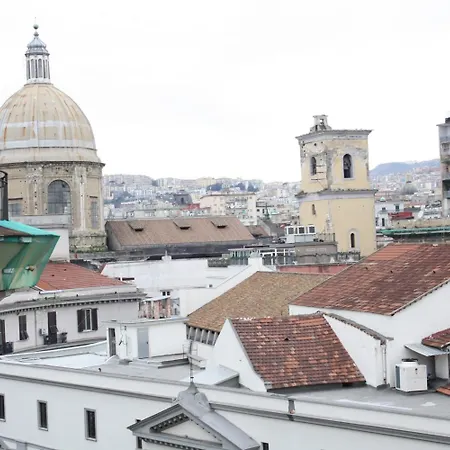 Pit Stop بيت ضيافة نابولي